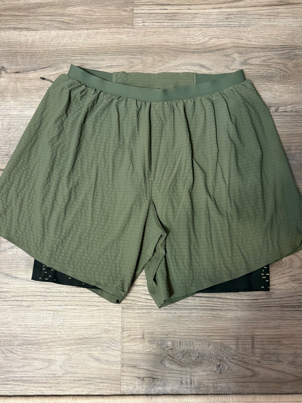 lululemon athletica Men's Olive Active Running Shorts
